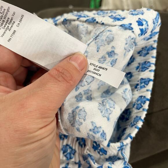 J.Crew Linen Blend Blue White Tile Print Shorts SZ S Summer Vacation Beachwear - Picture 10 of 11